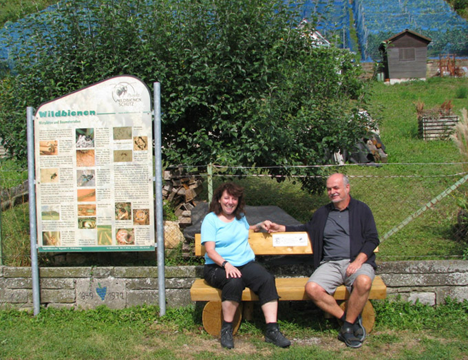 Enspannung auf der Ruhebank am Informationspfad